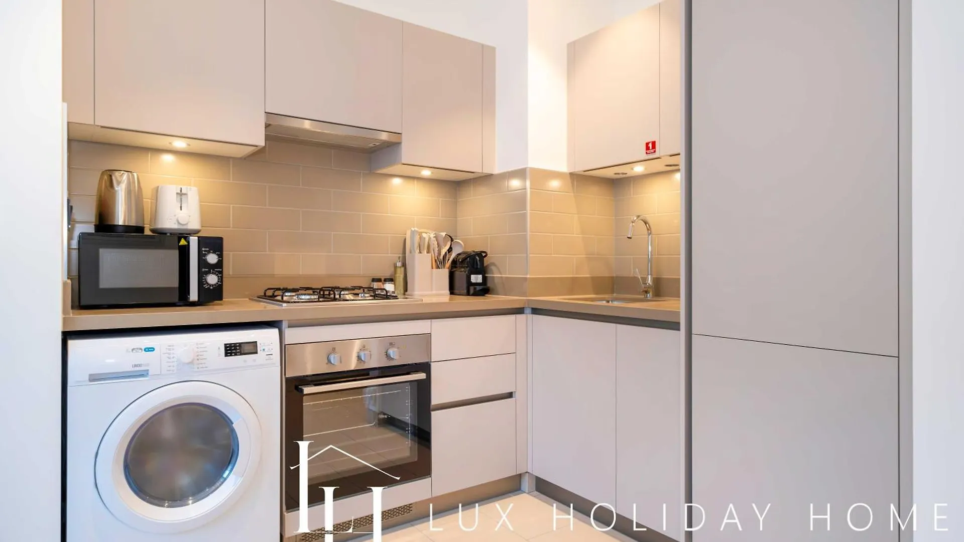 Lux The Executive Sobha Suite 3 Dubai 0*,  United Arab Emirates