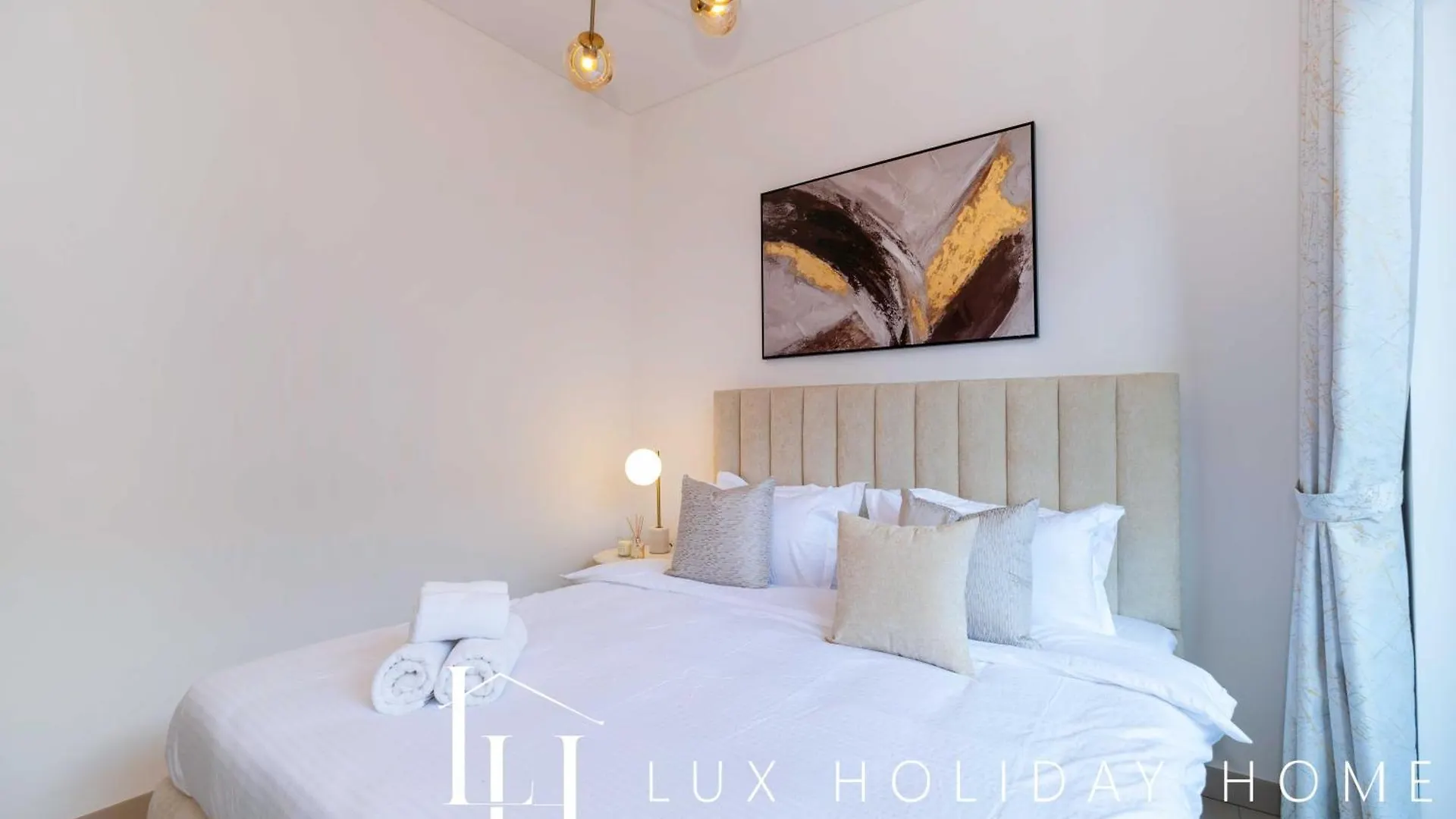 Lux The Executive Sobha Suite 3 Dubai Apartment